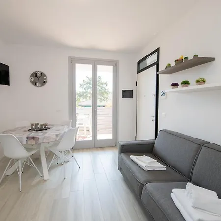 Liliana - App. 06 Apartment Sirmione
